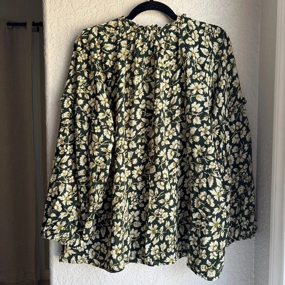 Old Navy Floral Peasant Womens XL Blouse Green Long Sleeve Ruffle Tie Neck Top